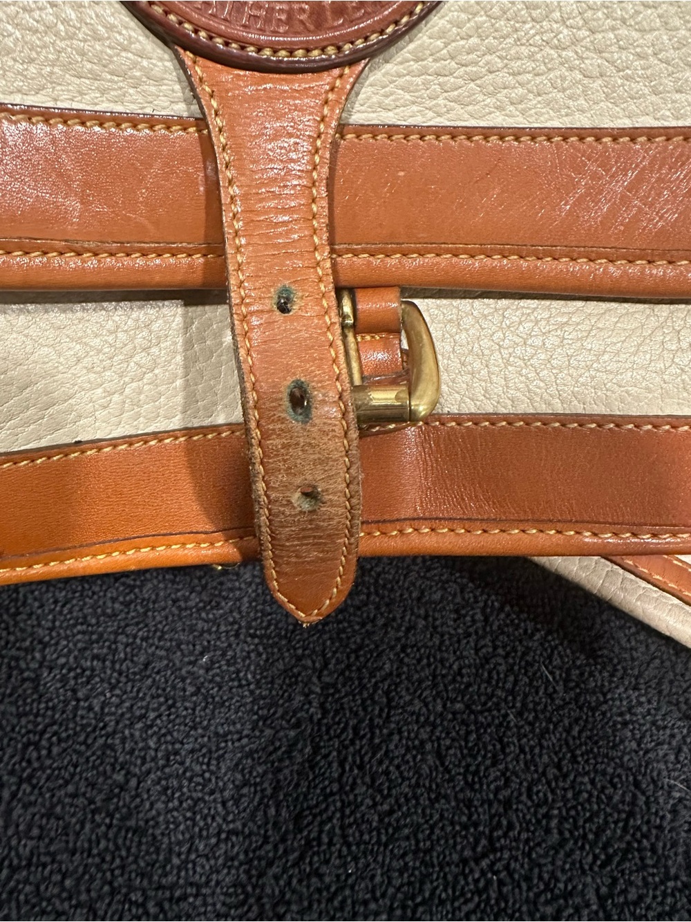 Vintage Dooney & Bourke Cream and Brown Pebble Leather Crossbody Bag - Picture 6 of 8